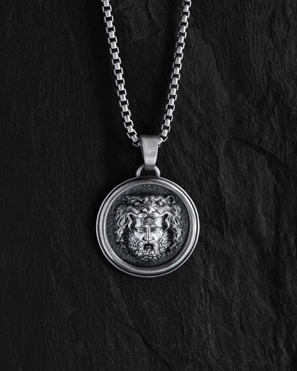 Silver pendant HERCULES & THE NEMEAN LION