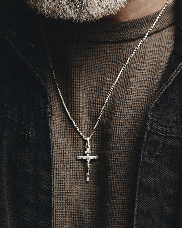 Croix d'argent CRUCIFIXION de JÉSUS. INRI