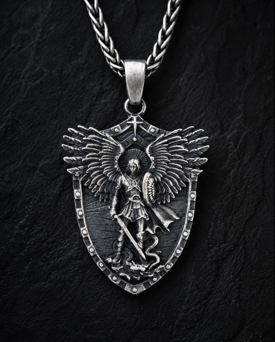Strieborný prívesok - štít ST. MICHAEL ARCHANJEL – hlavný pohľad