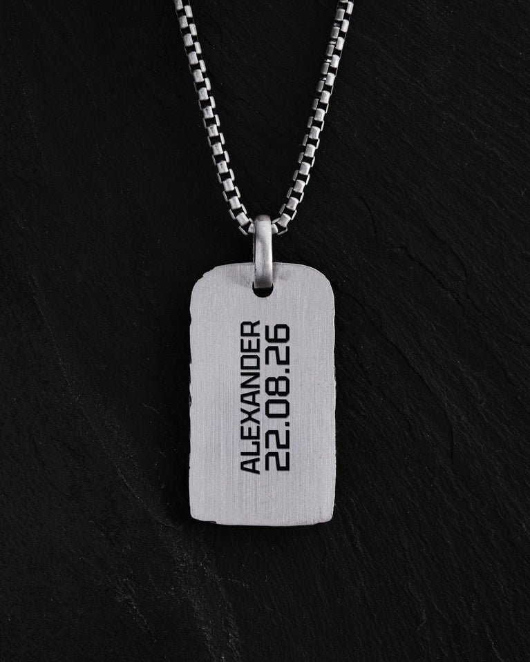 VERDENS LYS pendant engraving example: name and date